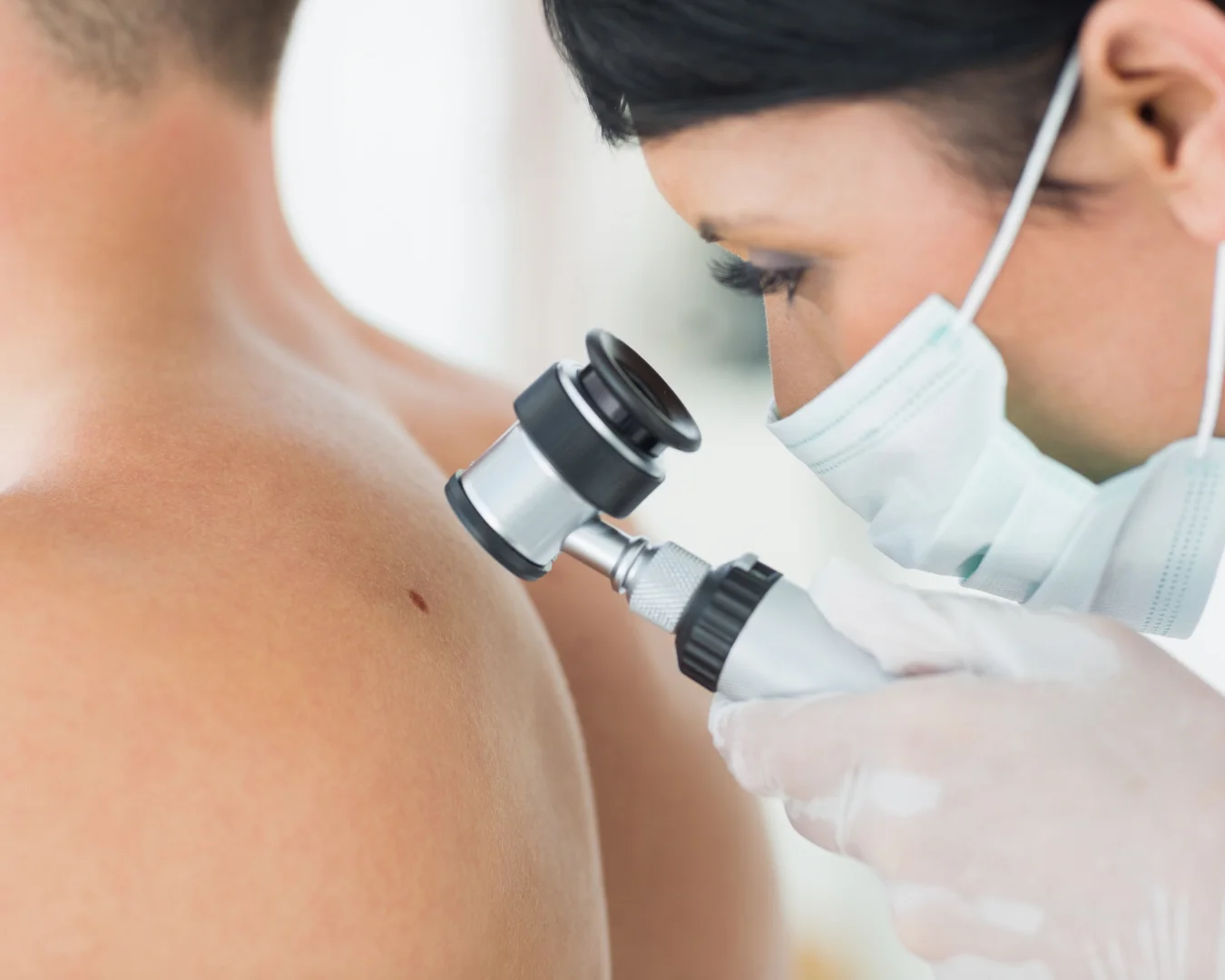 Tratamento para manchas de pele com a Dra. Érika Voltan, dermatologista em Moema SP