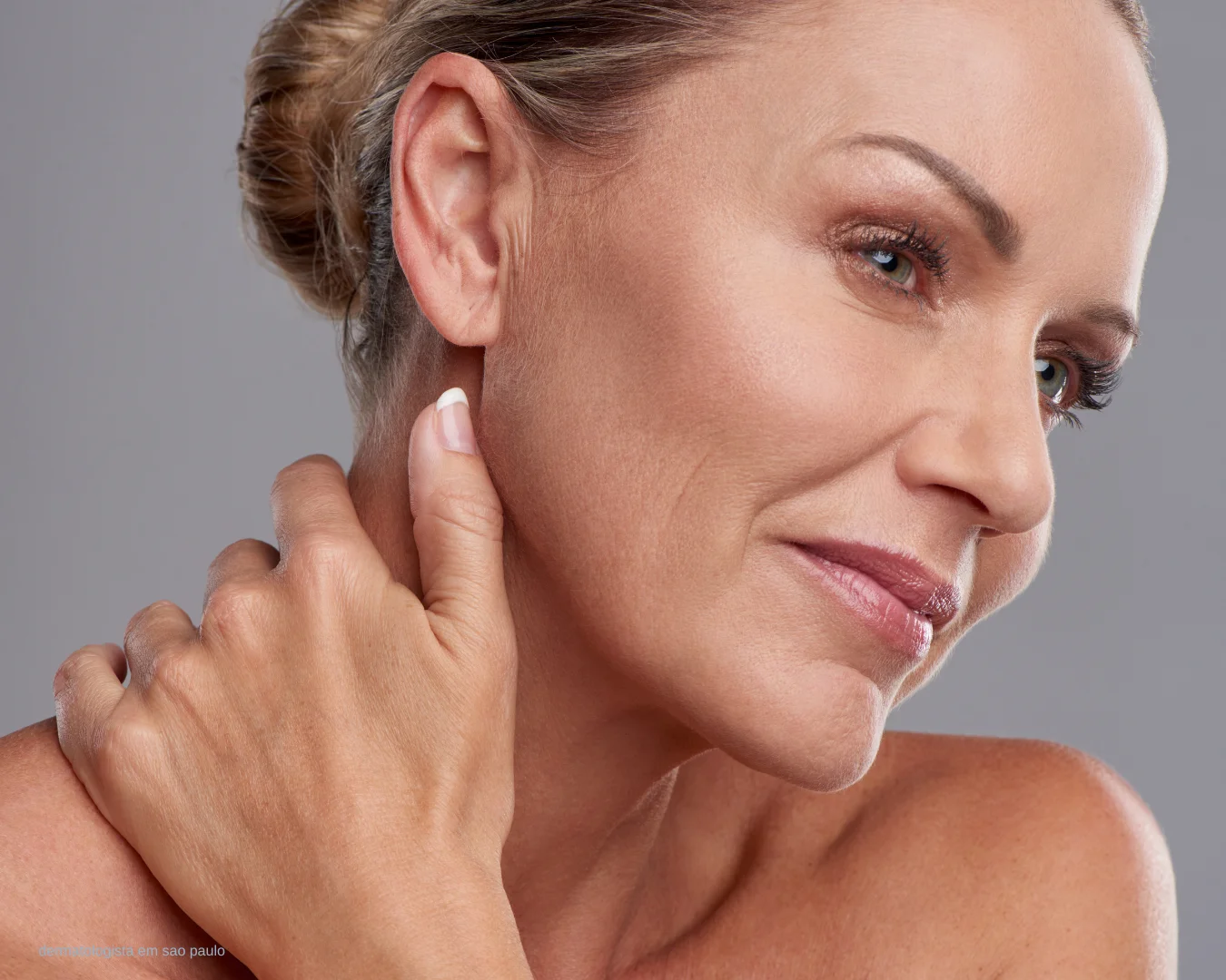 Aplicação de Skinbooster em Moema pela Dra. Érika Voltan para hidratação profunda e luminosidade